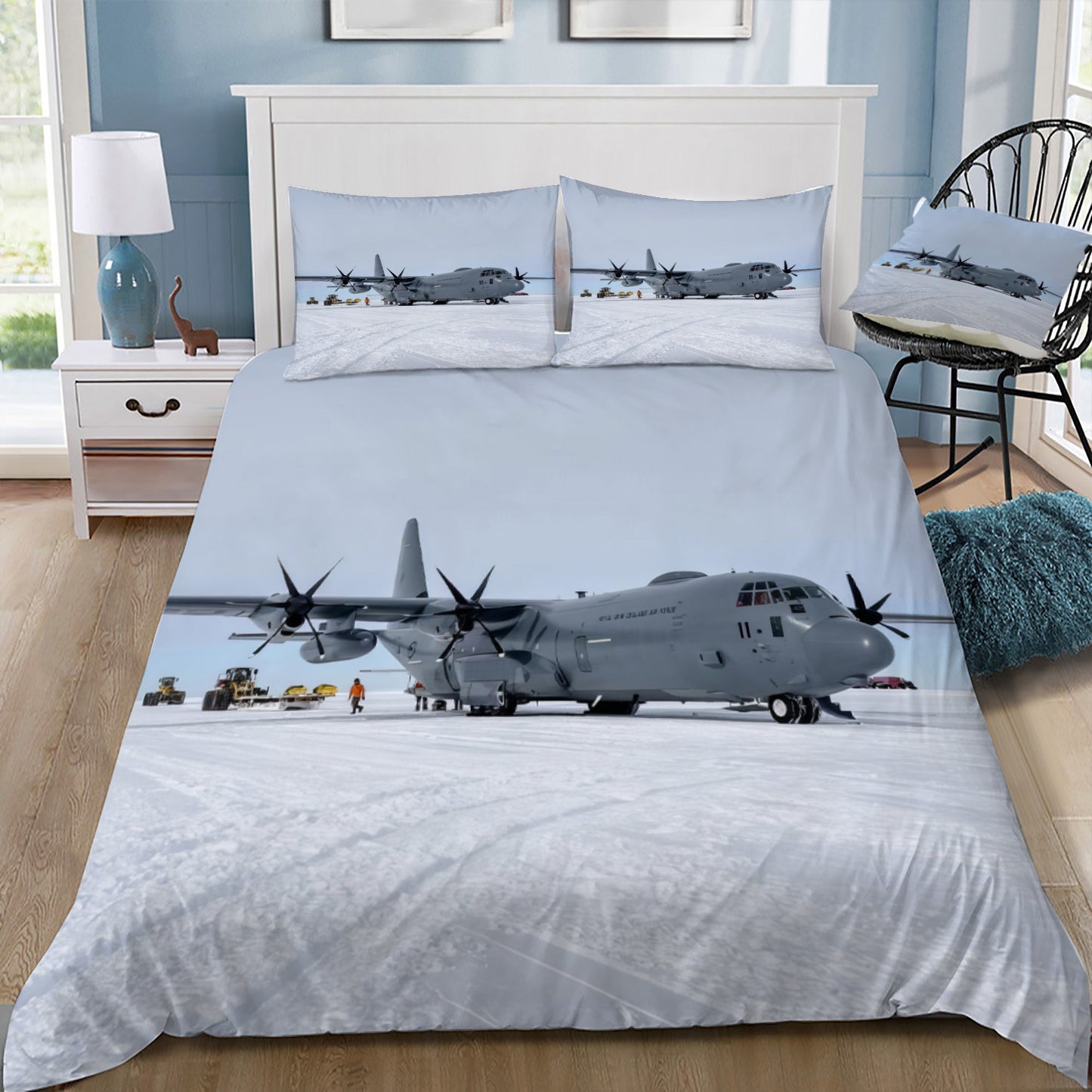 RNZAF C-130 Hercules arriving in Antarctica Doona / Duvet Cover and 2 Pillow Slips